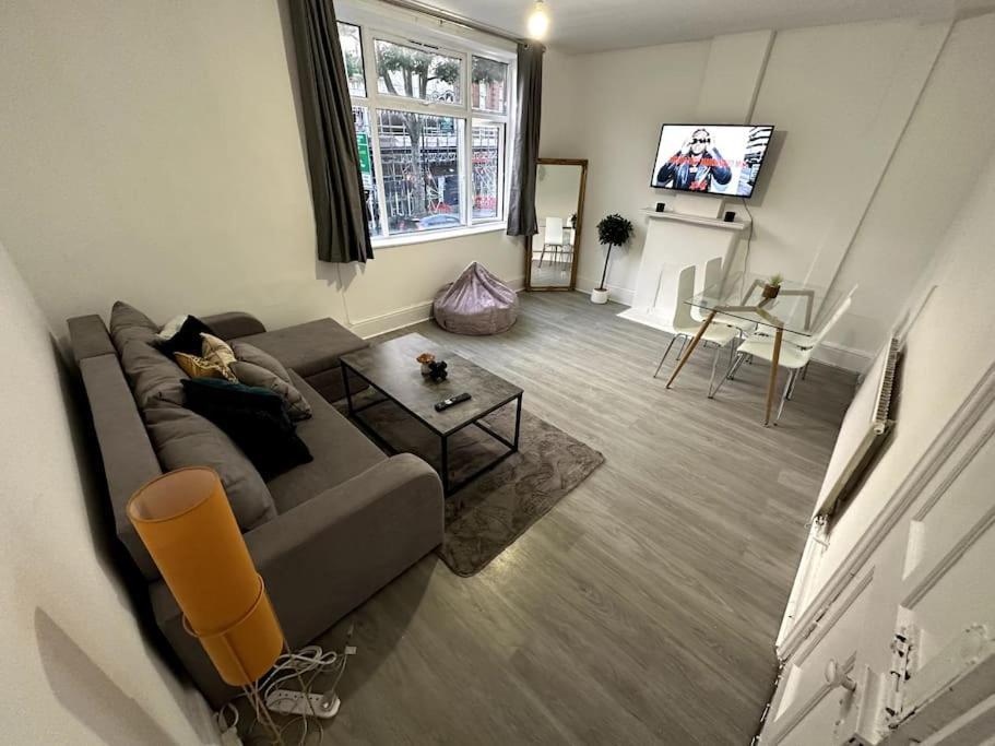 Spectacular 2 Bedroom On Tower Bridge London Exterior foto