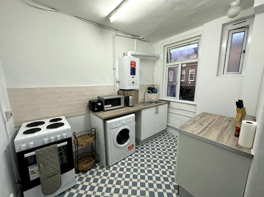 Spectacular 2 Bedroom On Tower Bridge London Exterior foto