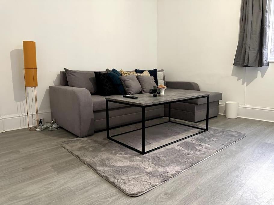 Spectacular 2 Bedroom On Tower Bridge London Exterior foto