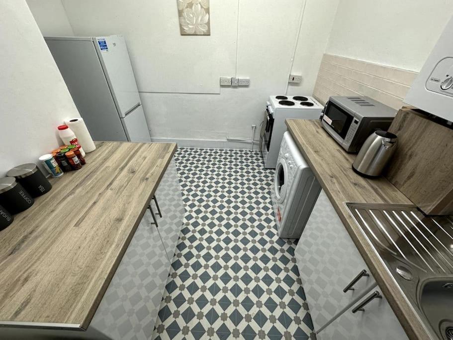 Spectacular 2 Bedroom On Tower Bridge London Exterior foto